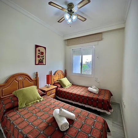 Golden Mile By Homing Apartment *