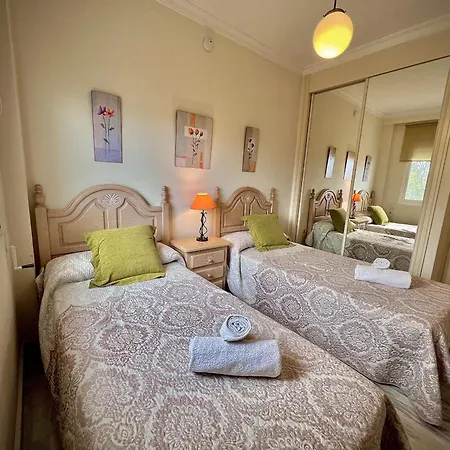 Golden Mile By Homing Apartment *