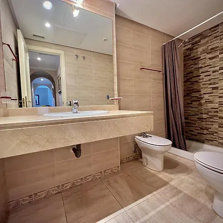 Golden Mile By Homing Apartment *